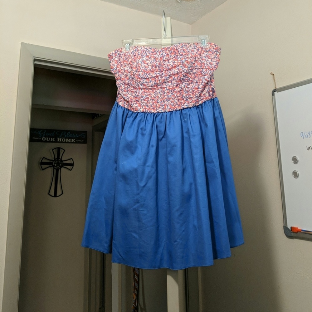 Strapless dress